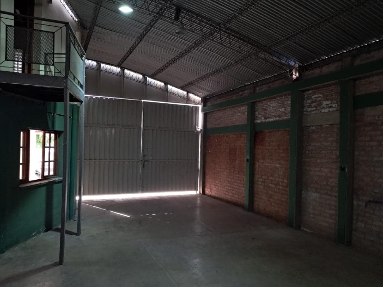 Calle San Roque 2153,  220 Metros