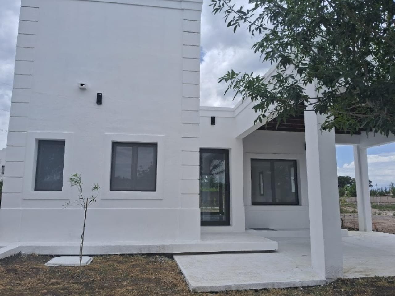 Venta Casa De Categoria Premium , B°.privado "las Lomas"- 3 Dormit. Y 3 Baños .-