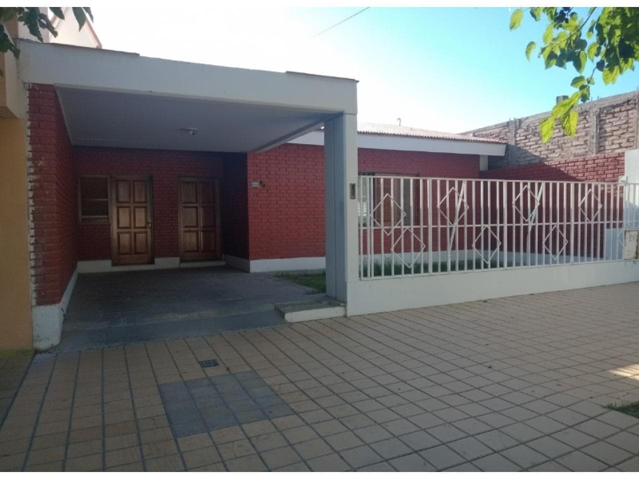 Oportunidad De Inversión: Venta Casa 3 Dormitorios. Excelente Ubicación. | Las Heras Y Gral. Paz | Capital