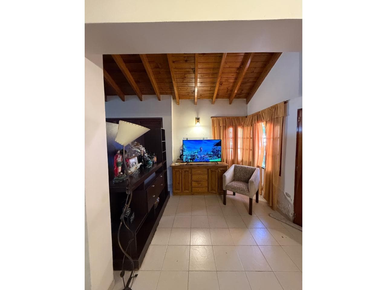 Casa Excelente Ubicación Calle Riobamba Antes De Calle Cabot - 3 Dormitorios - 2 Baños