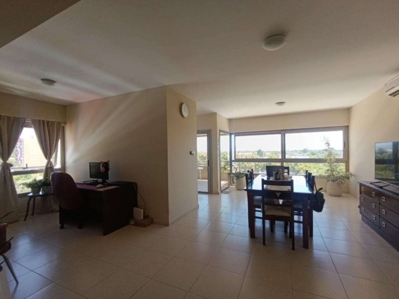 Venta Hermoso Dpto 2 Dormitorios Con 2 Baños Y Cochera.