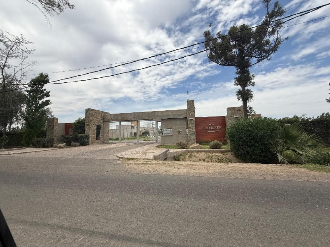 Alquiler Casa De Categoria En Barrio Privado Don Clemente, Santa Lucia