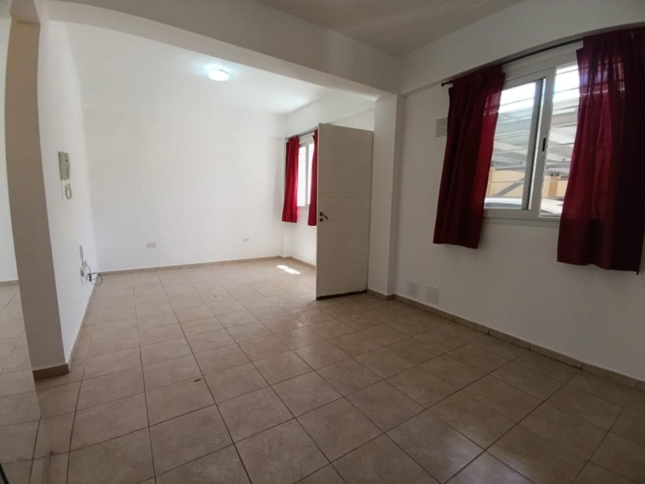 Venta Departamento De 1 Dormitorio Planta Baja Con Cochera En Capital