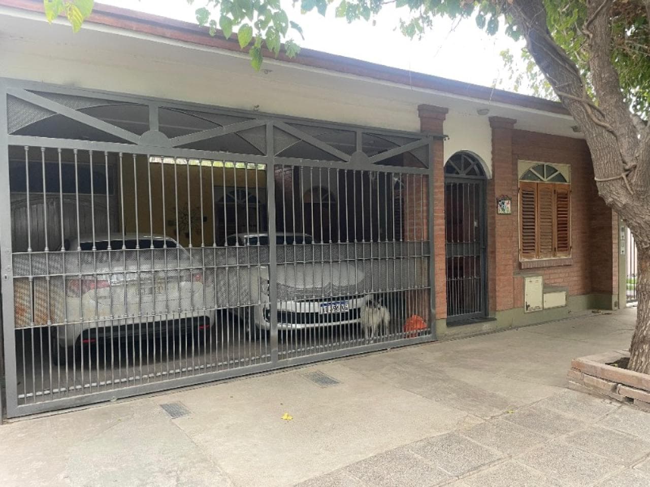 Venta Casa De 3 Dormitorios En Barrio Cgt - Rawson - Apta Crédito
