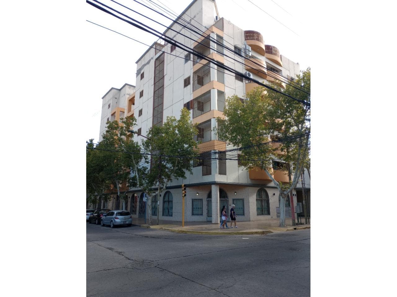Venta. Luminoso, Cómodo Y Funcional Departamento En Edificio Versalles (torre Norte) Capital