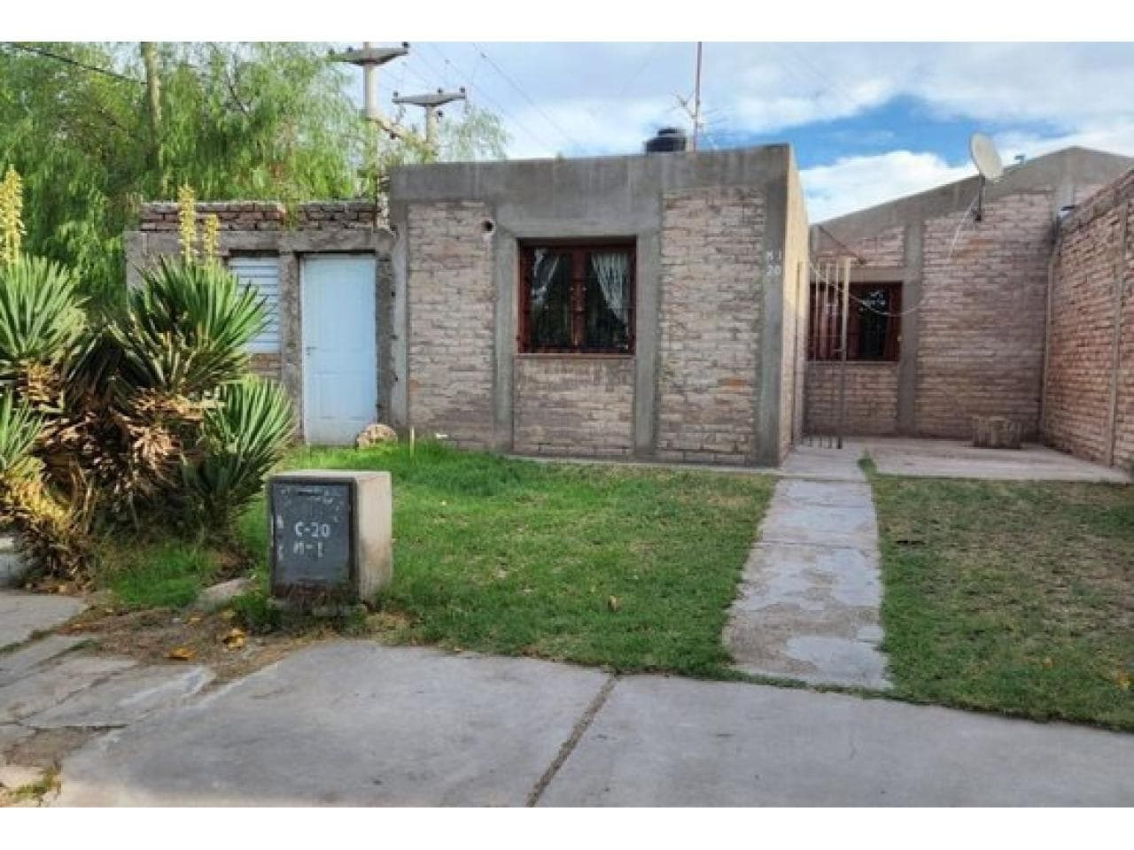 Casa De 2 Habitaciones. Barrio Amistad. Chimbas. Mls#420981134-68