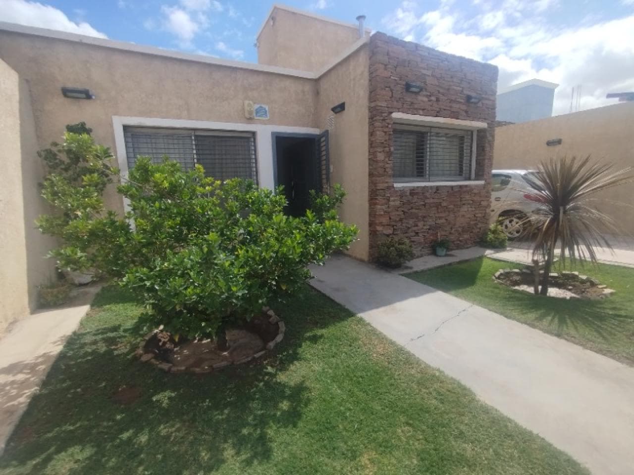 Venta Casa, 2 Dormitorios. B Las Lajas 2. Chimbas. Financiación Propia - Permuta Depto 3 Dormitorios.