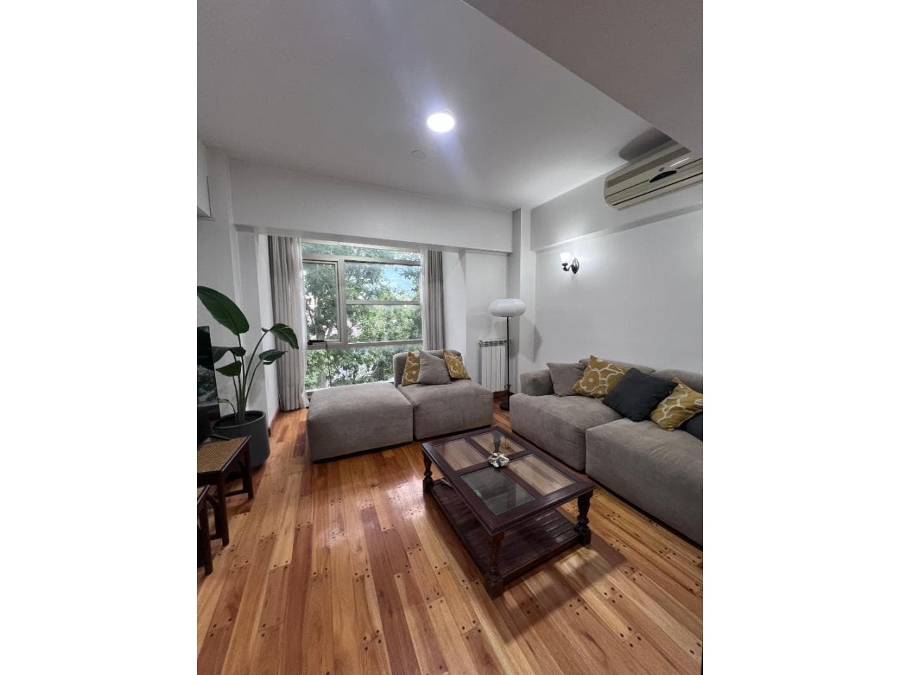 Alquiler Departamento, 3 Dormitorios. De Categoria En Capital