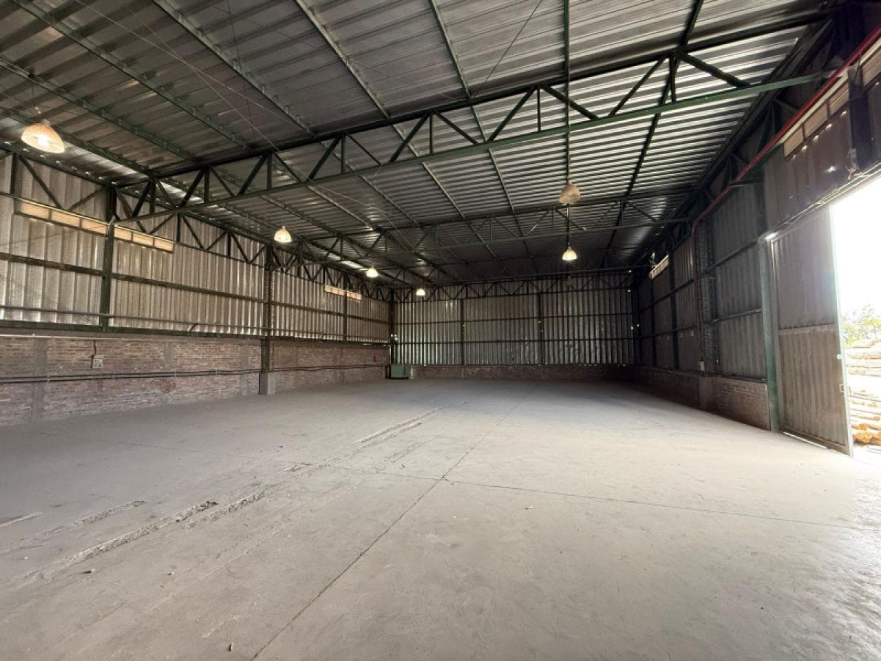 Alquiler. Galpon 650 M2 - Ubicacion Privilegiada: Ruta 40 Entre Calle 5 Y 6 Pocito
