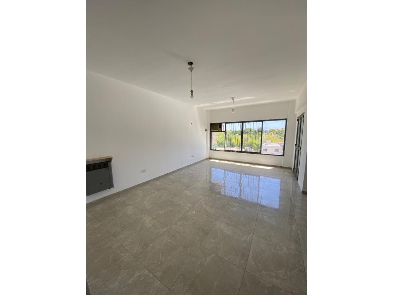 Se Vende Departamento Céntrico En Edificio Alameda Hecho A Nuevo 4 Dormitorios 2 Baños Cochera Laprida Pasando Catamarca
