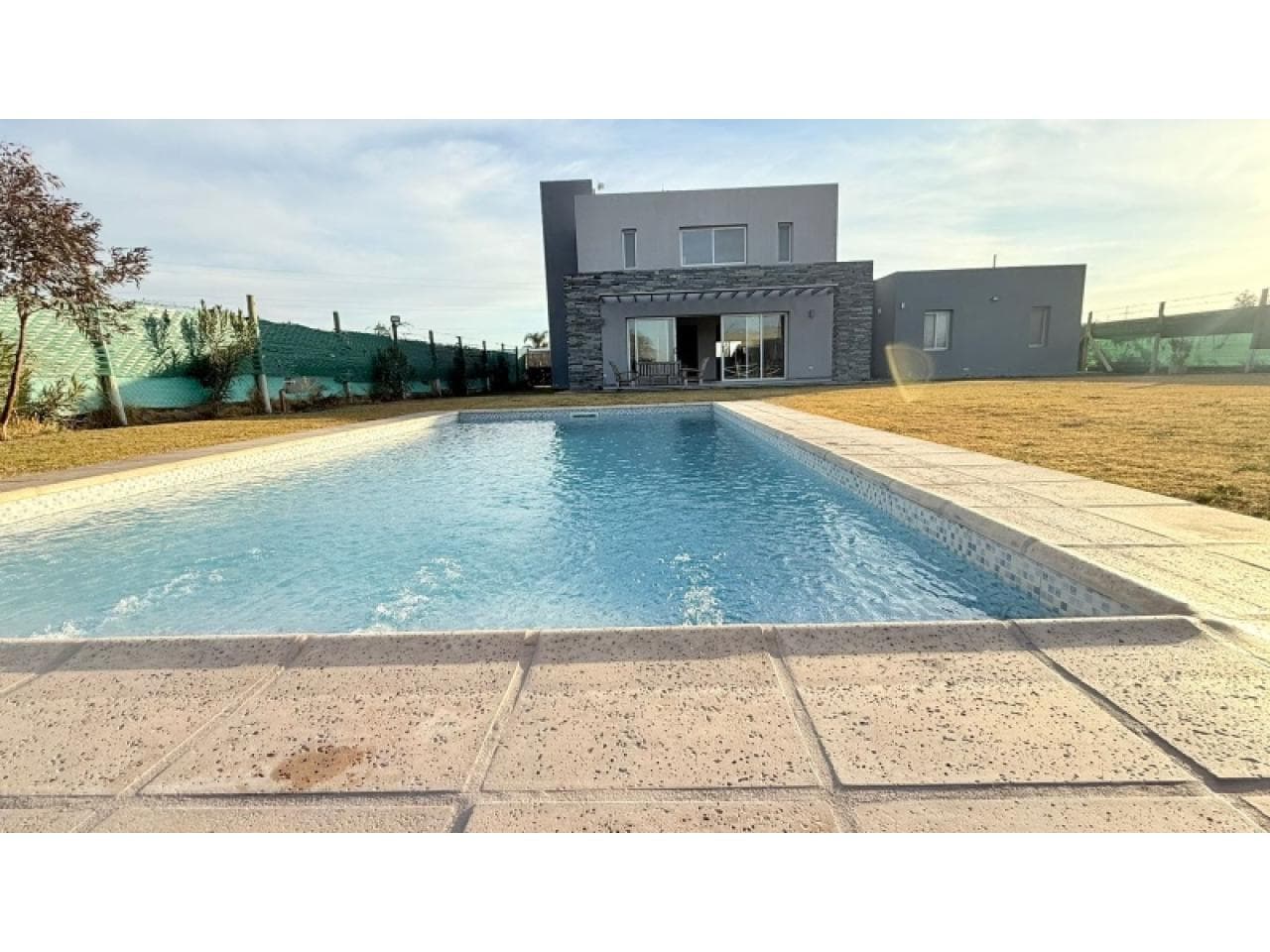 Venta- Casa 5 Dormitorios, Barrio Privado- 395 M2 Cubiertos, 1277m2 Terreno