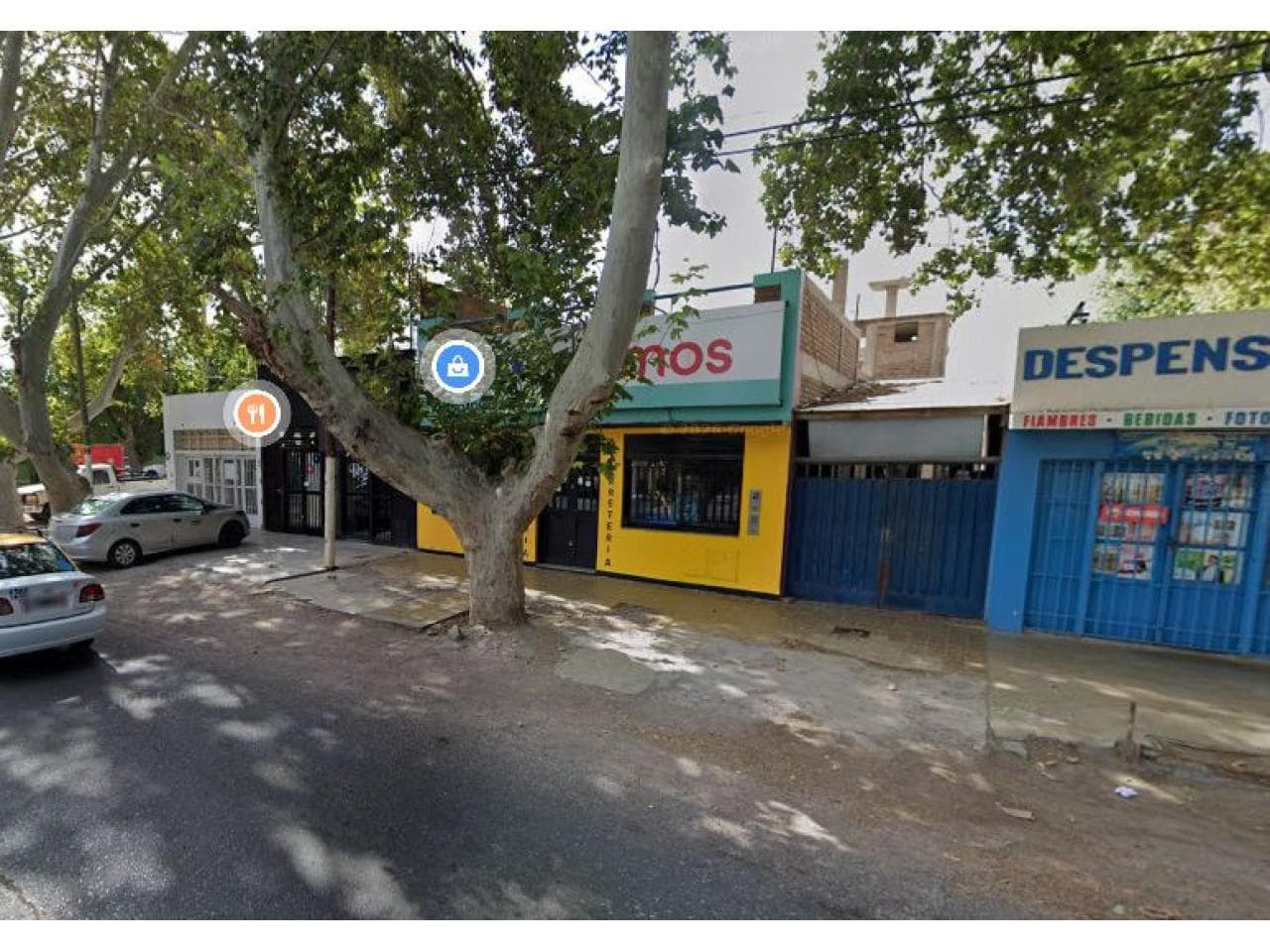 Venta. Casa, Con Salon Comercial. Rivadavia