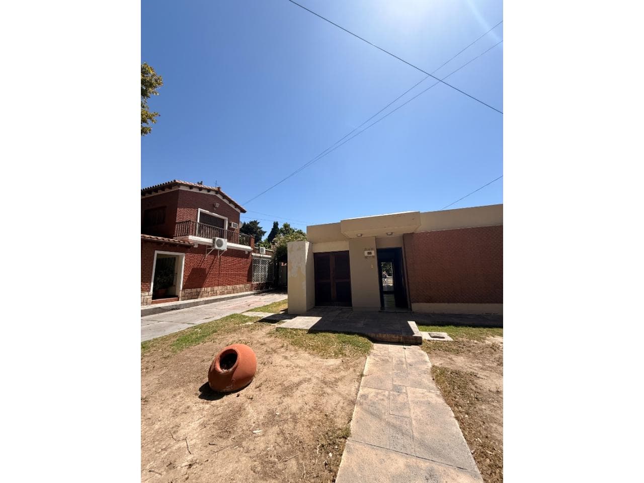Casa Inmejorable Ubicación Sobre Calle Hipolito Yrigoyen. 1.100 Mt2 De Terreno.  A Metros De La Plaza De Santa Lucia.