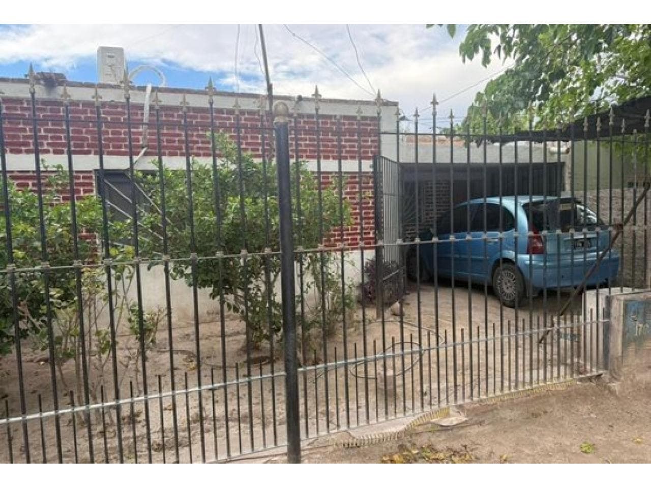 Venta. Casa Mixta De 3 Dormitorios. Concepcion, Capital. Mls#420981159-50