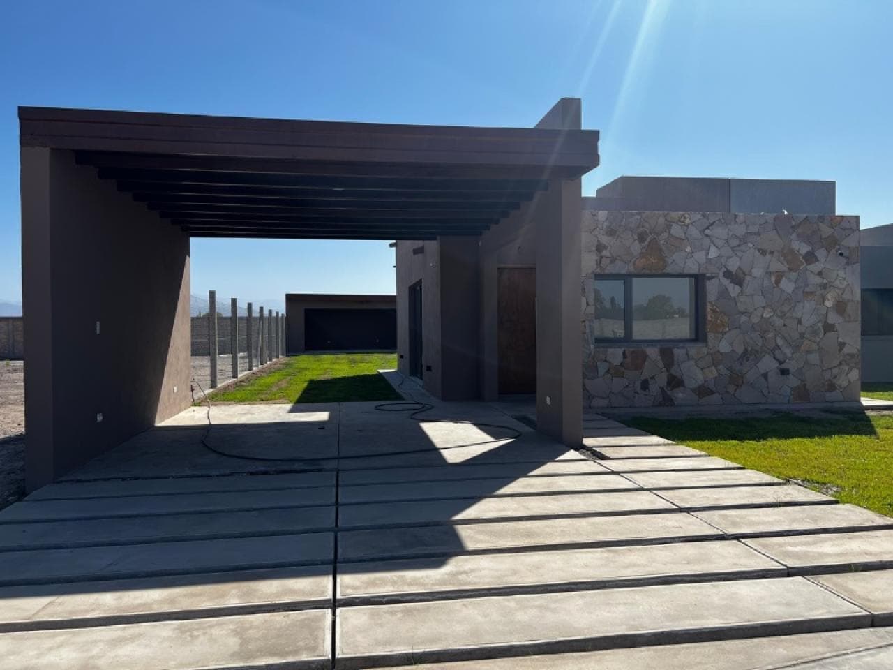 Venta Casa 3 Dor. Y 2 Bañ. Barrio Privado Portal Del Arauco. Santa Lucia