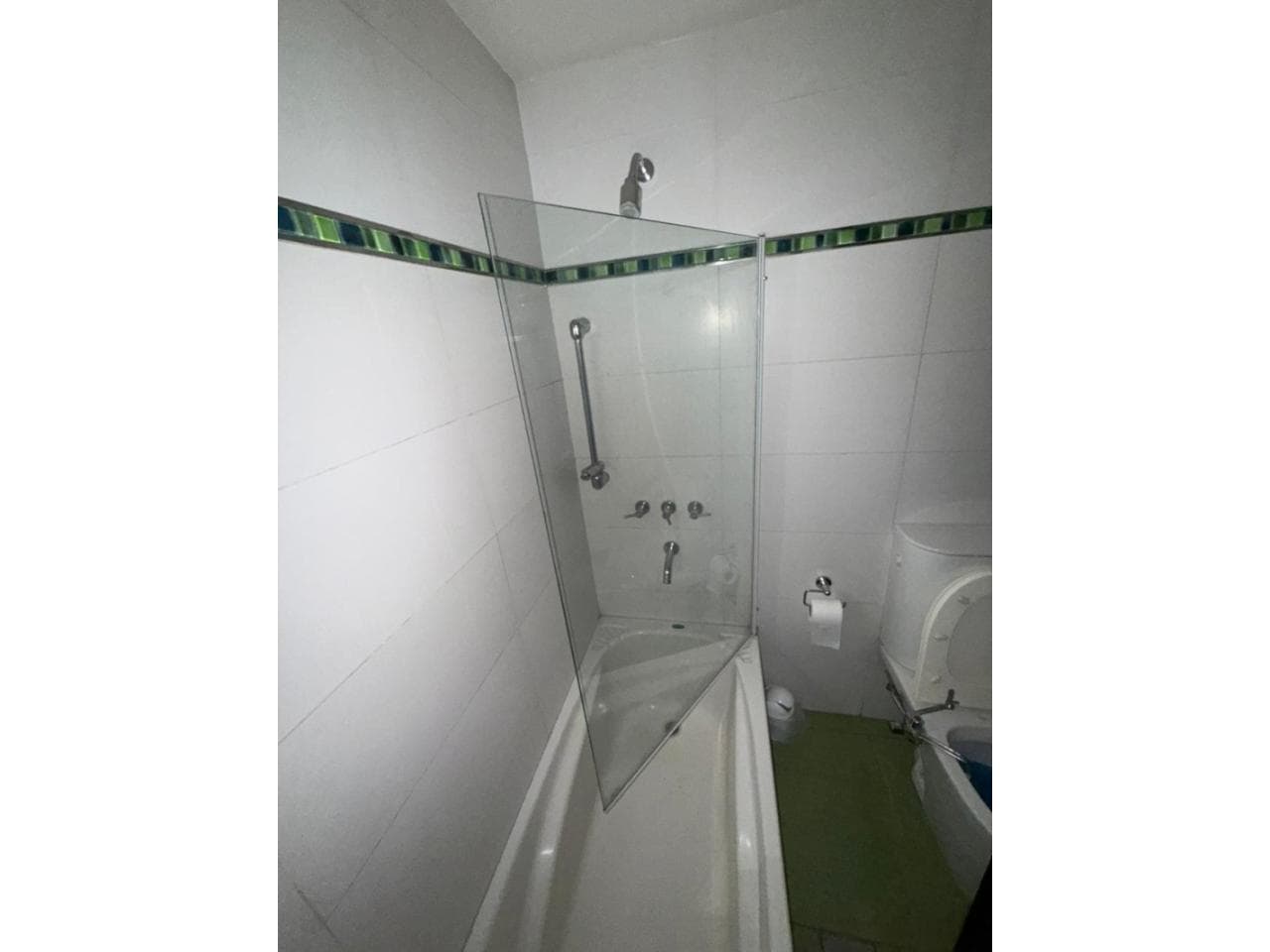 Alquiler De Propiedad De 240 M2 Cubiertos, Calles Benavidez Y Maradona - San Juan. Capital
