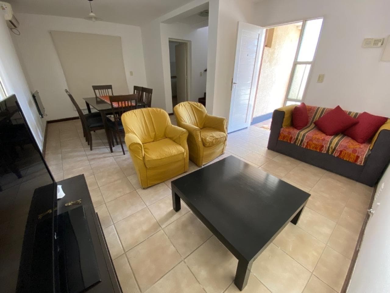 Alquiler Casa Amoblada De 2 Habitaciones - 2 Baños - Complejo Cerrado