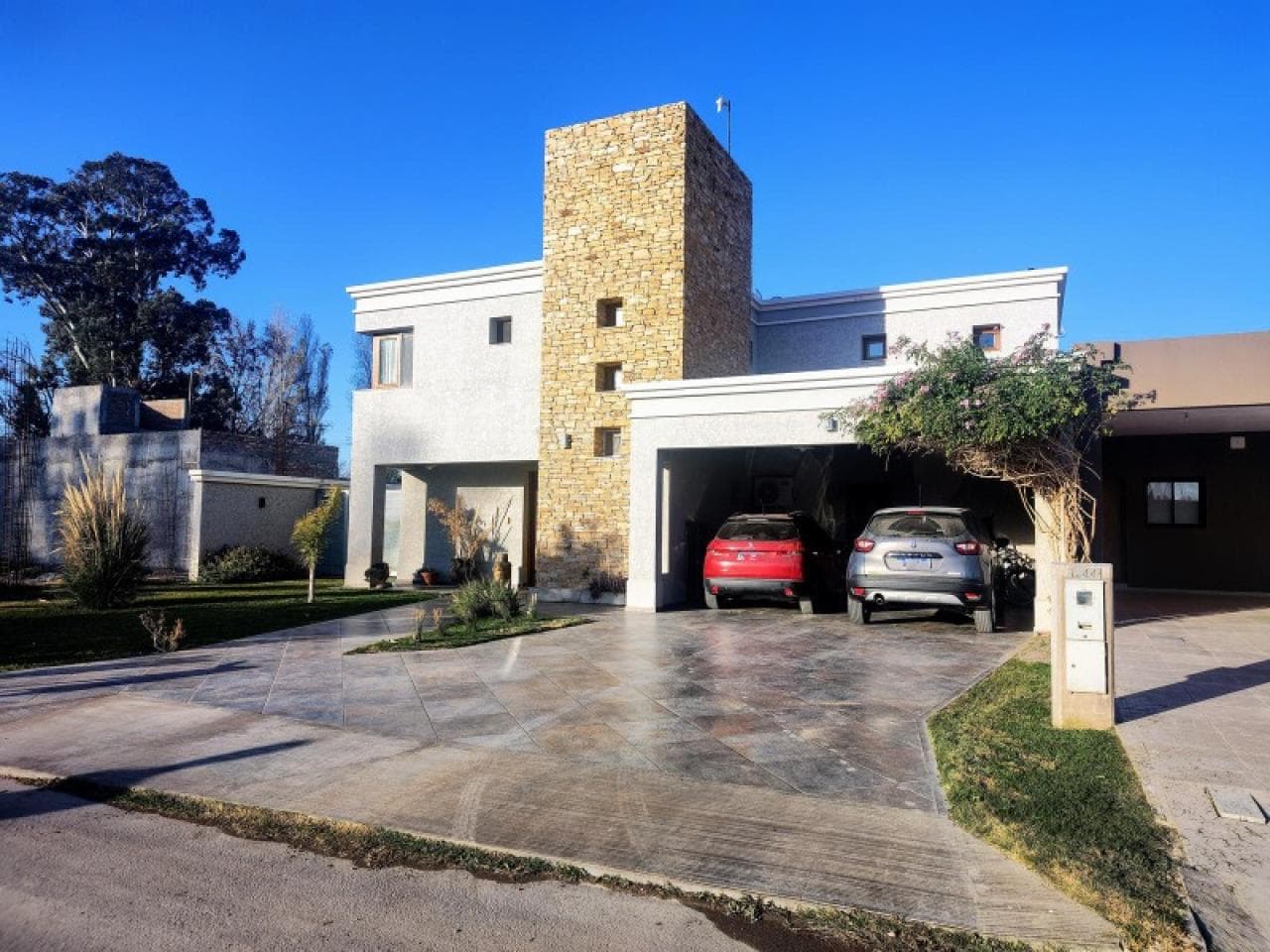 🔶 Habitar Venta 🔶 Casa Rawson. Apta Crédito Hipotecario. B° Privado Don Clemente. (de Categoría)