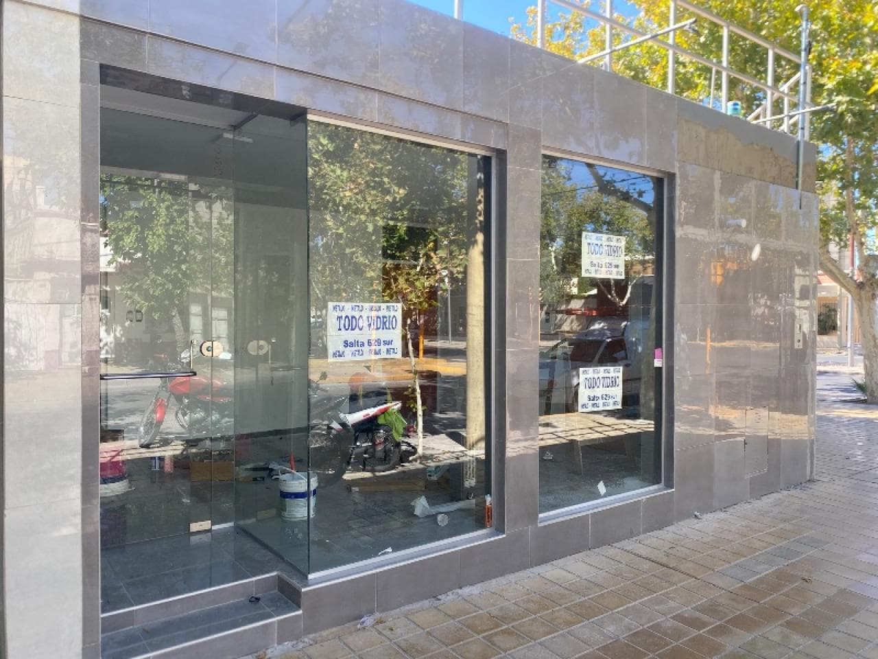 Local Comercial De 25 M2 Con Baño A Estrenar, Calle Catamarca Y Cordoba