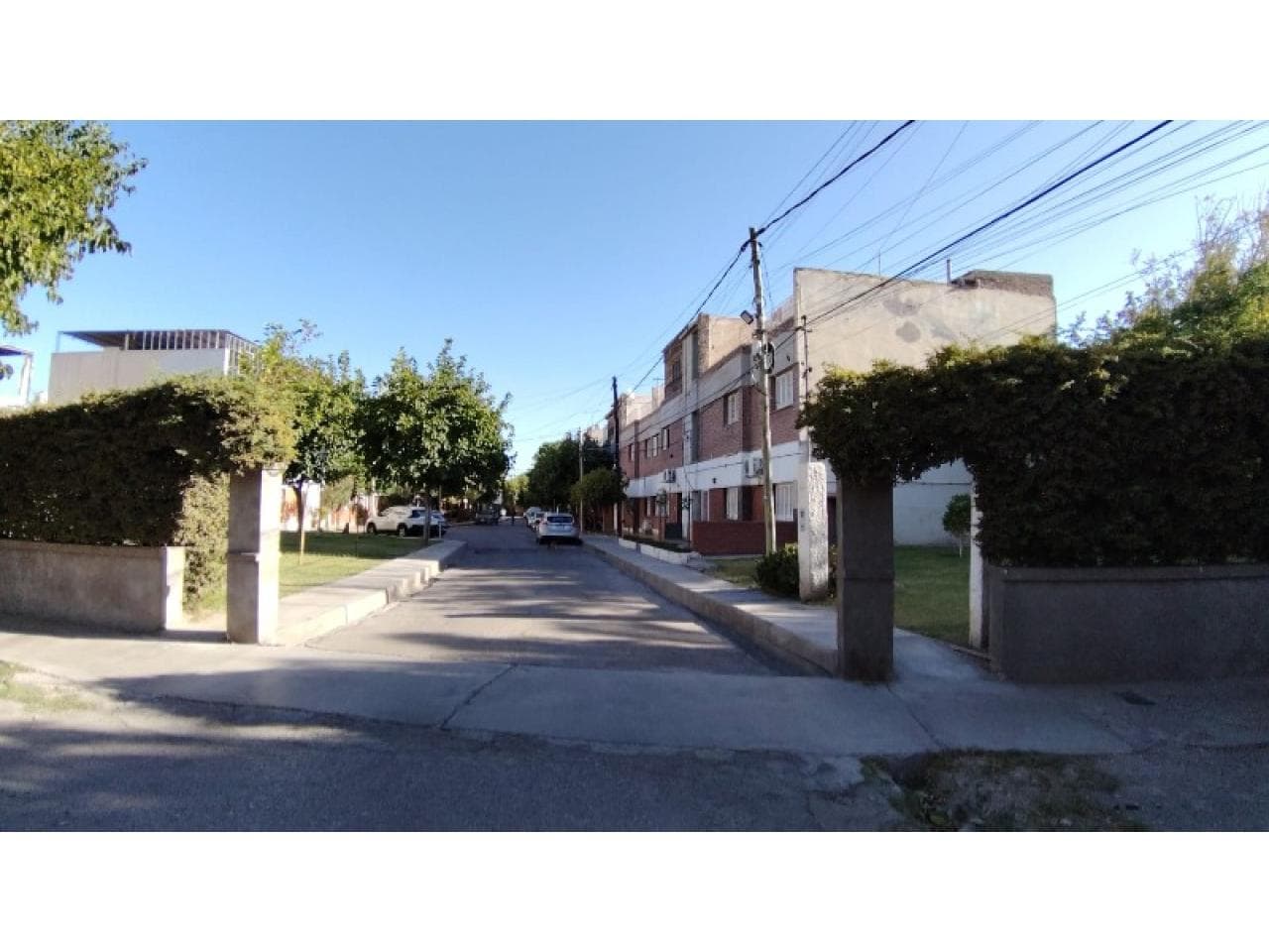 Depto En Planta Baja 3 Dormitorios Y Patio , Espacio Cochera Excelente Ubicación Moreno