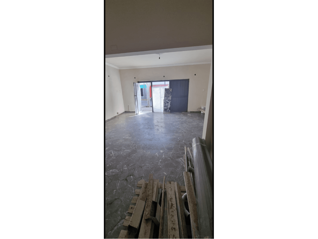 Oportunidad Vendo Salón Comercial Más Playa De Estacionamiento Sobre Santa Fe Punto único En Pleno Centro De San Juan