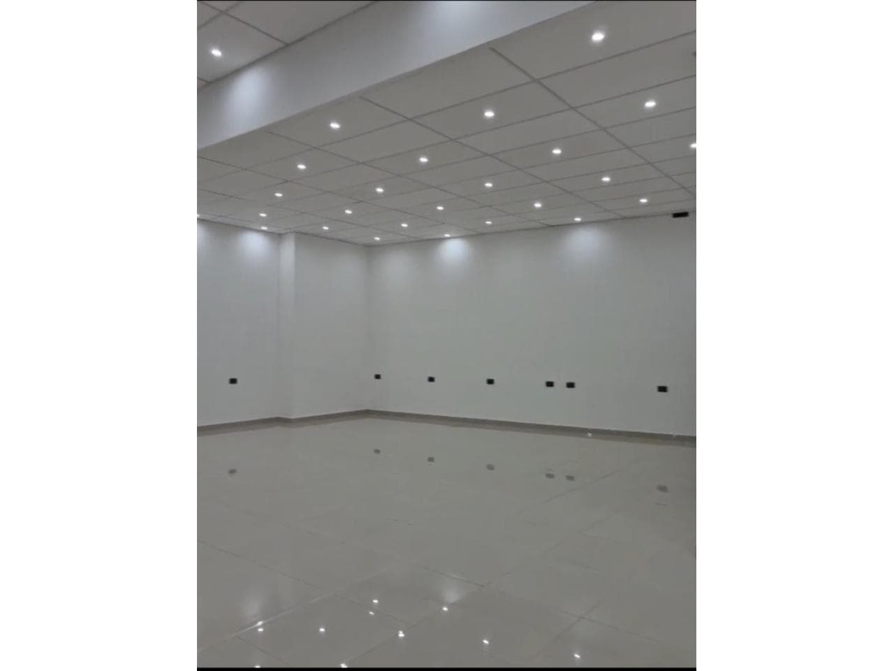 Venta. Salón Comercial 2 Plantas. Capital