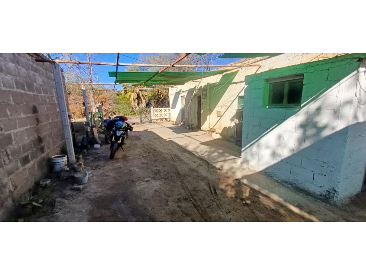 Vendo, Permuto, Alquilo  3 Casas Valle Fertil Calle Caseros Pasando Mitre De Sur A Norte