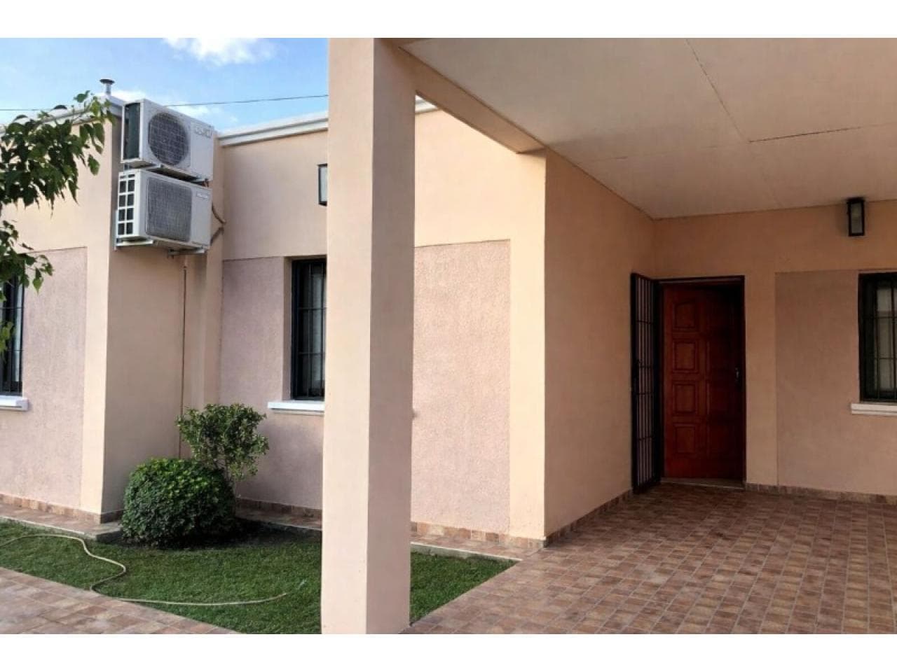 Dueño Vende: Casa En B° Privado, 3 Hab. 2 Baños. Cochera Amplia
