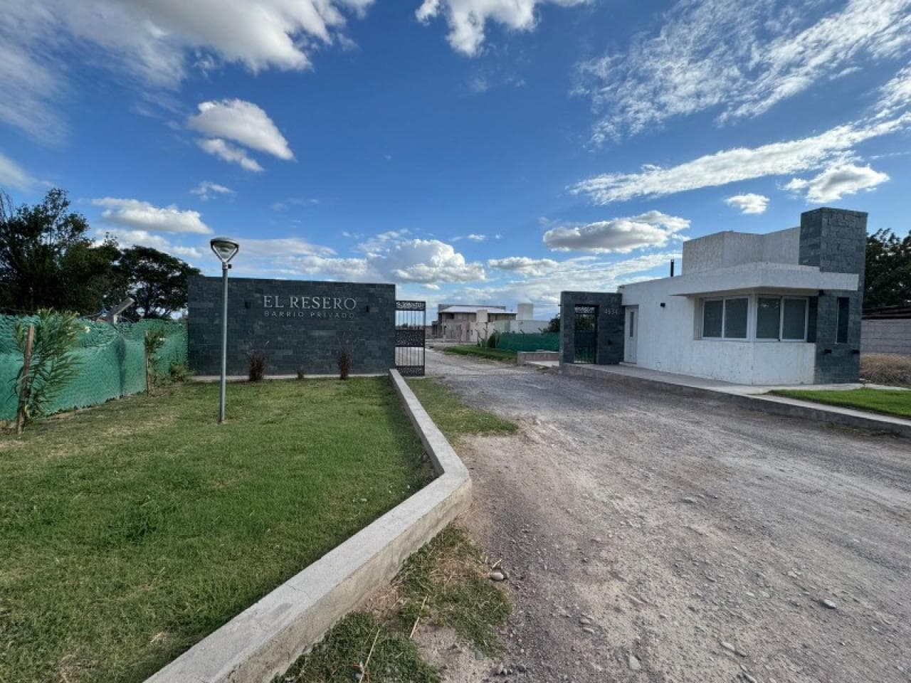 Venta. Hermoso Lote En Bº Privado El Resero. Rawson