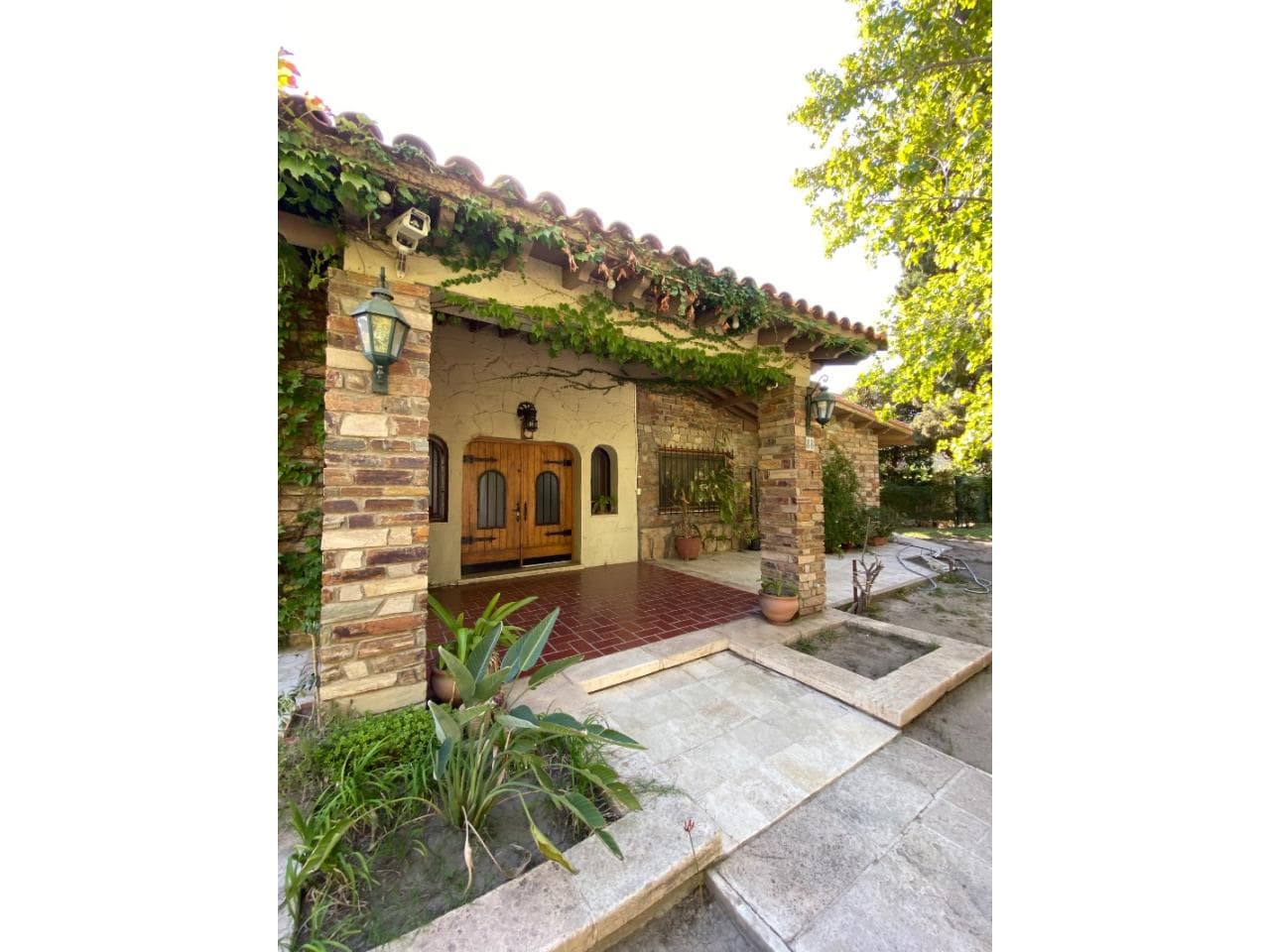 Venta. Importante Propiedad A Mts De Av Libertador Por Saavedra Frente A Antares 1965 M2 De Terreno 36 Mts De Frente