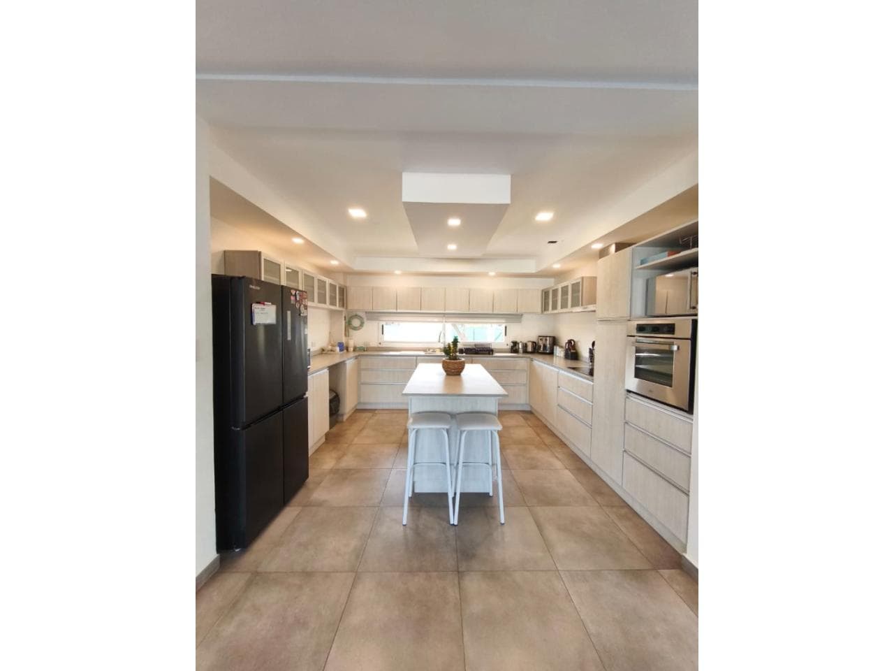 Imperdible Casa En San Juan De Los Olivos  4 Dormitorios, Pileta Y Amplio Jardín