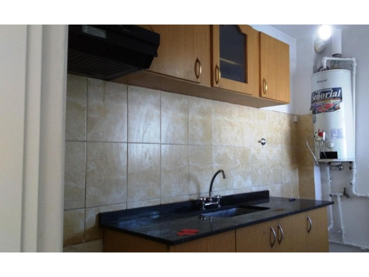 Alquiler Departamento Centro Cívico. Cochera. 3 Dormitorios. 1 Baño. Living Comedor. Cocina. Terraza.