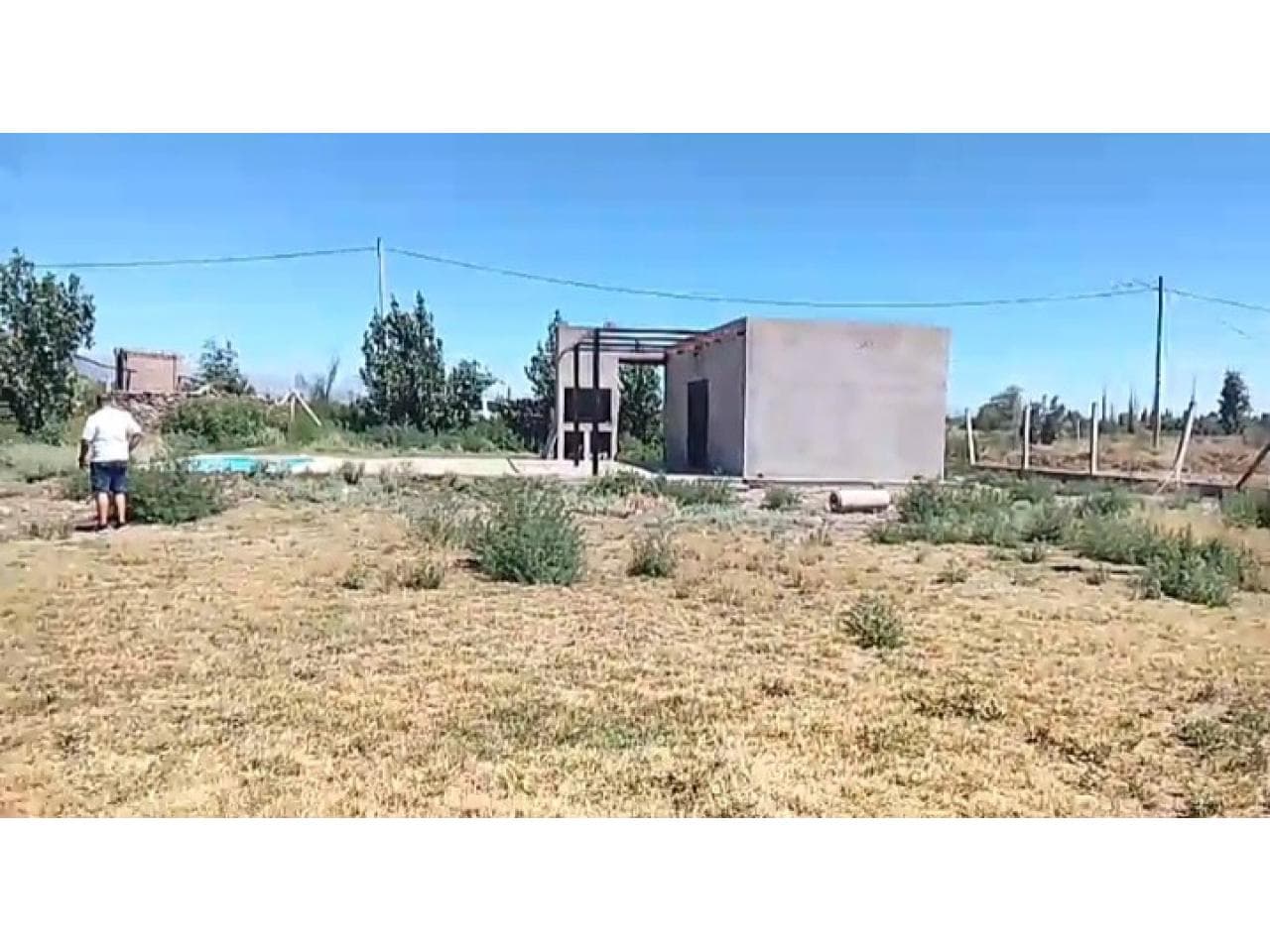 Vendo Lote De 2000m2 Con 2 Piletas , Quincho, Parrillero, Baño, Pozo De Agua Y Luz  Escritura Inmediata 38 Mil Dólares