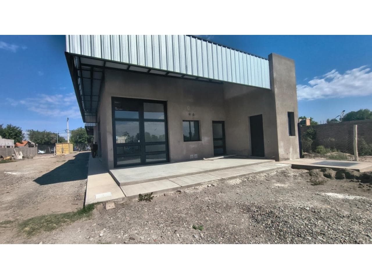 Venta - Local Comercial A Estrenar, 559 M2 Cubiertos, 1600 M2 Terreno.- Capital,