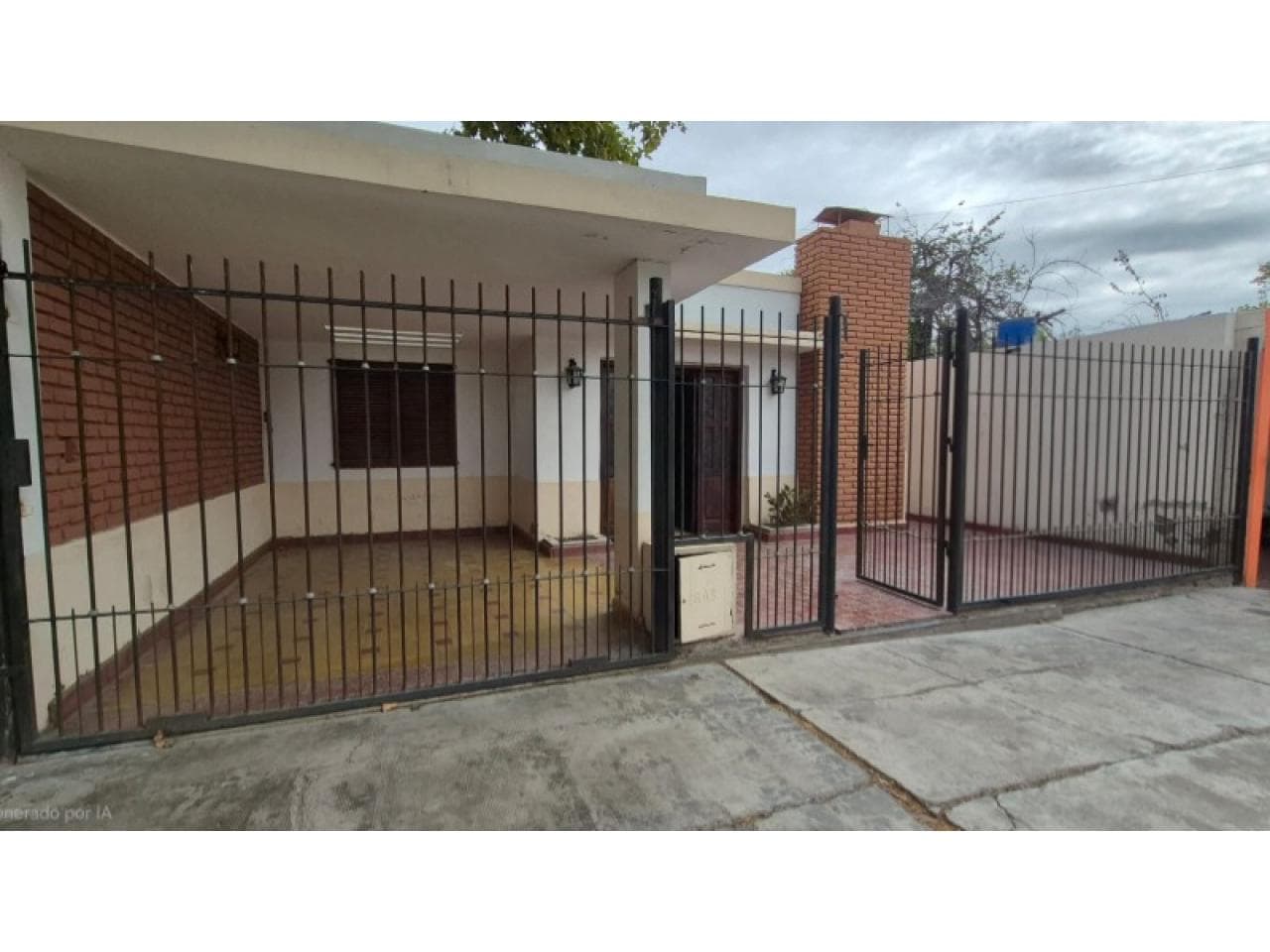 Venta - Casa De 2 Dormitorios 2 Baños - B° Chacabuco. Capital