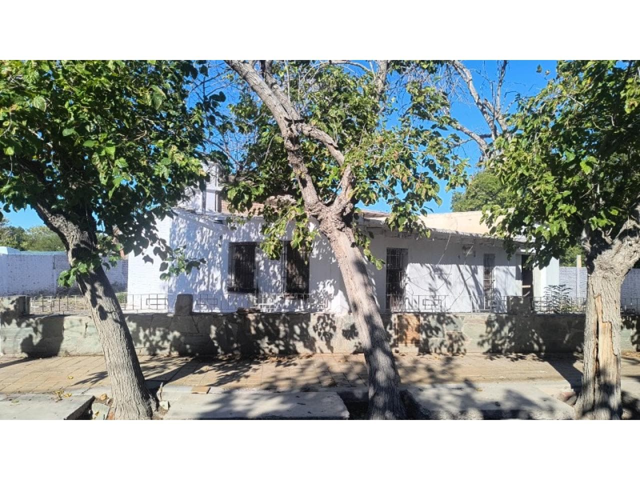 Venta. 2 Casas A Metros De Calle Mendoza Y Jose Dolores Barrio Polo Obrero Rawson