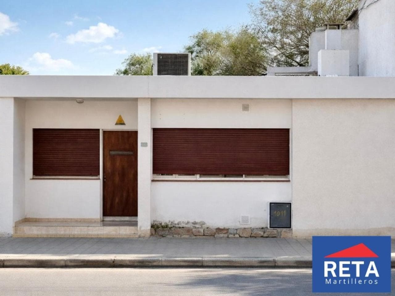 Venta. Casa 2 Dormitorios En Trinidad, Capital. Excelente Ubicación. Apta Crédito Hipotecario.