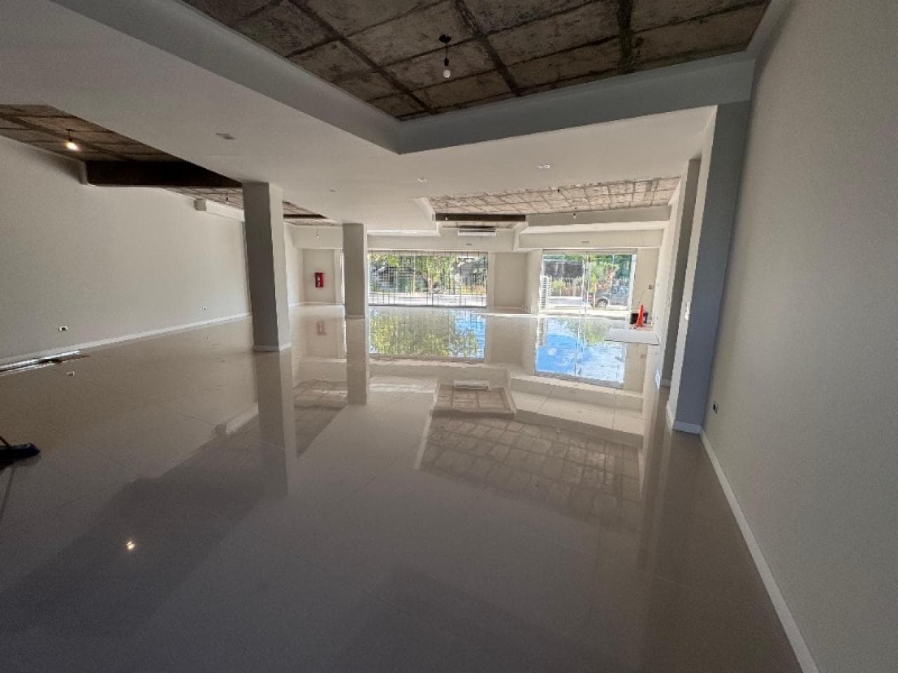 Alquiler  Local Comercial De 239 M2. Santa Lucia