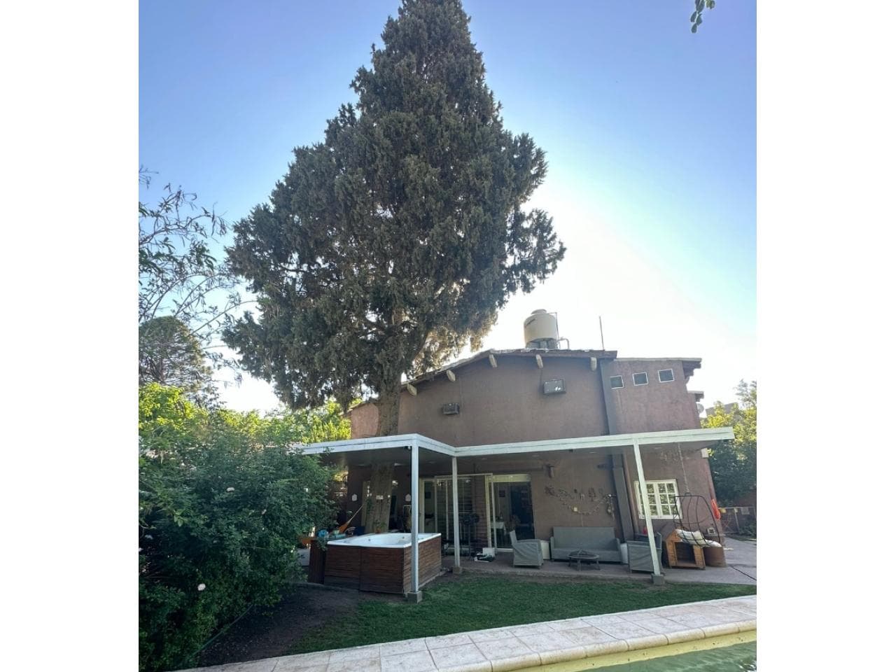 Venta Propiedad Céntrica En Excelente Zona, Barrio Residencial (260m2 Cubiertos) Capital