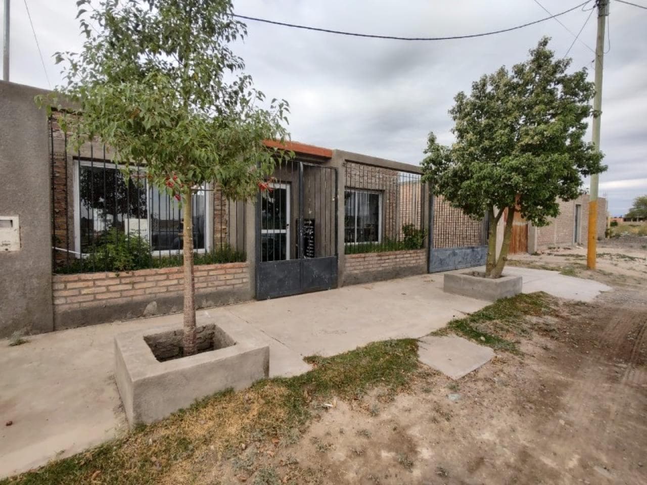 Casa Con Salon En Venta. Santa Lucia