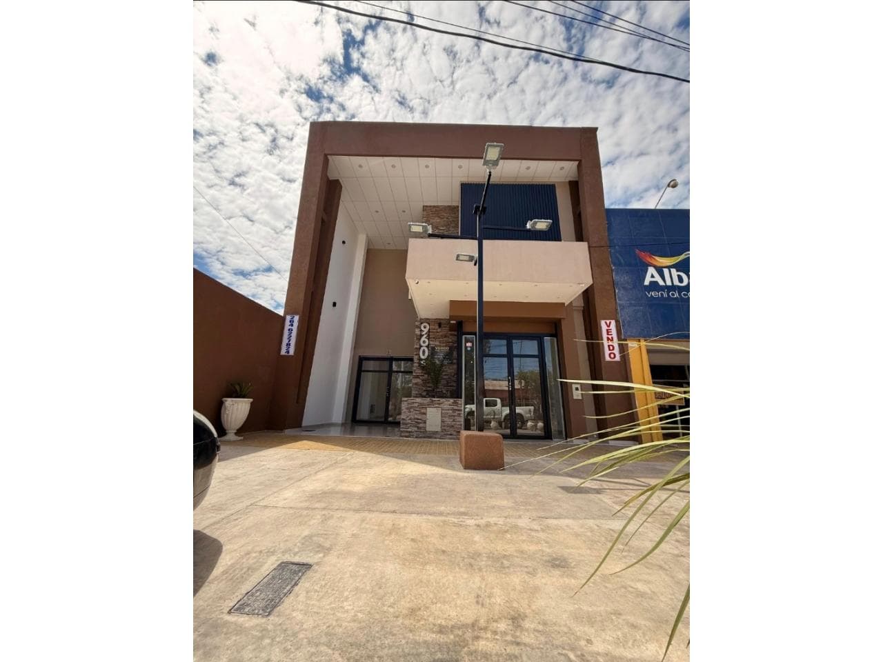 Importante Salón Comercial A Estrenar