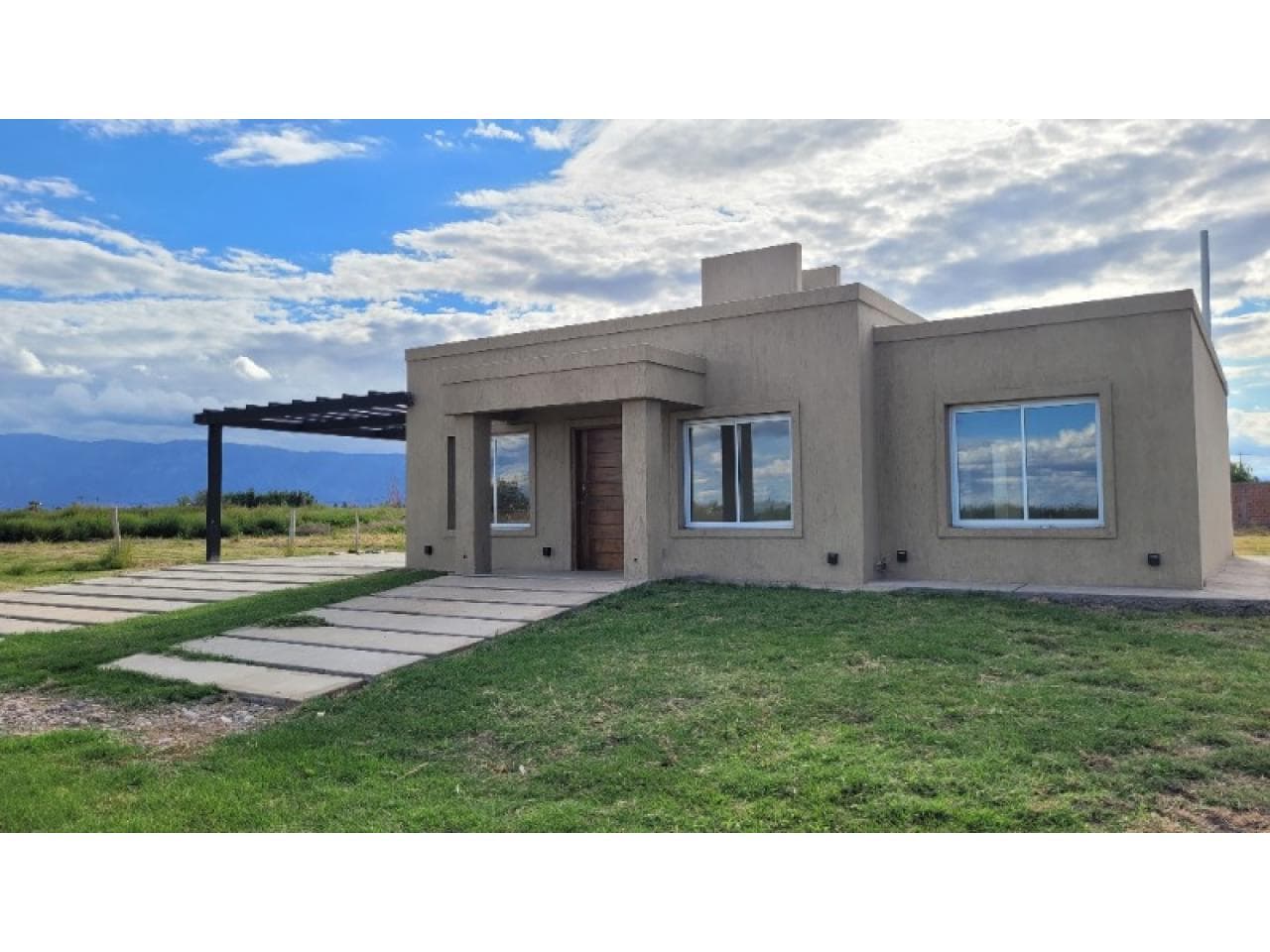 Casa A Estrenar Terminación Premiun 3 Dormitorios 2 Baños Cochera 2 Autos Terreno 2000 Metros . 2 De 30 Casas