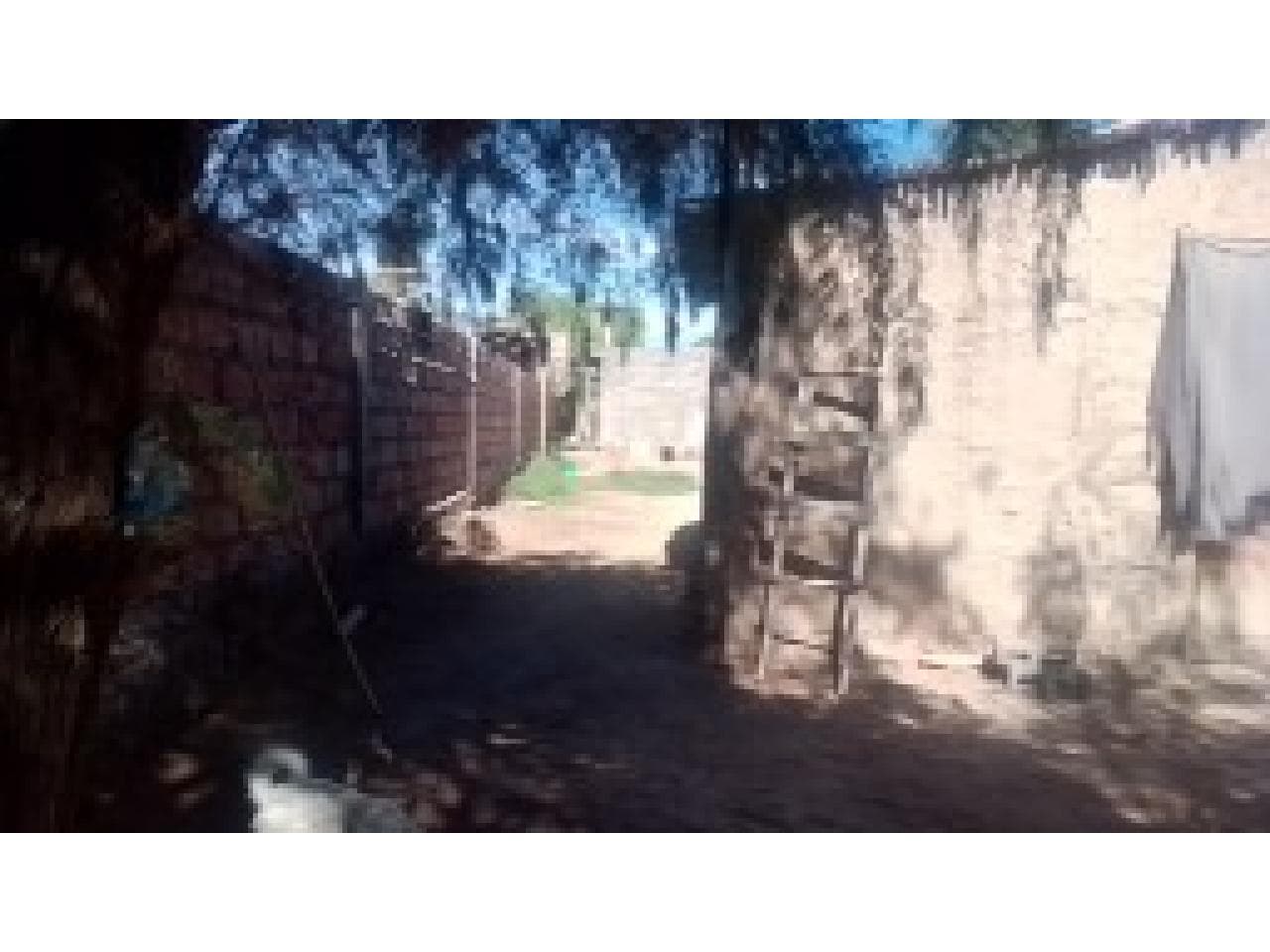 Lote Con Un Rancho Al Fondo Adelantado Tiene Cocina Comedor Y Baño De Cerramico