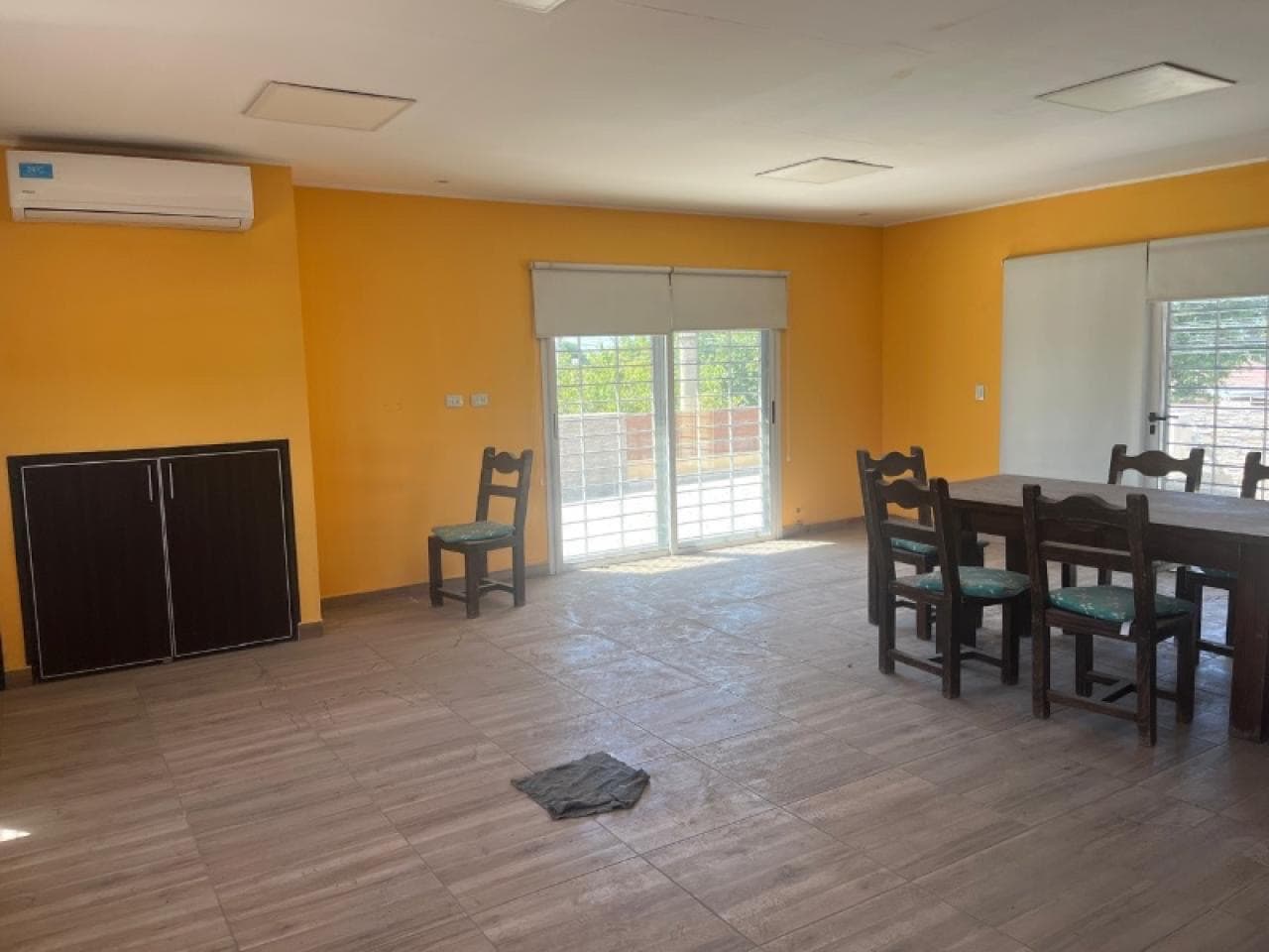 Venta- Casa 2 Dormitorios, 3 Baños- 232m2 Cubiertos. Capital