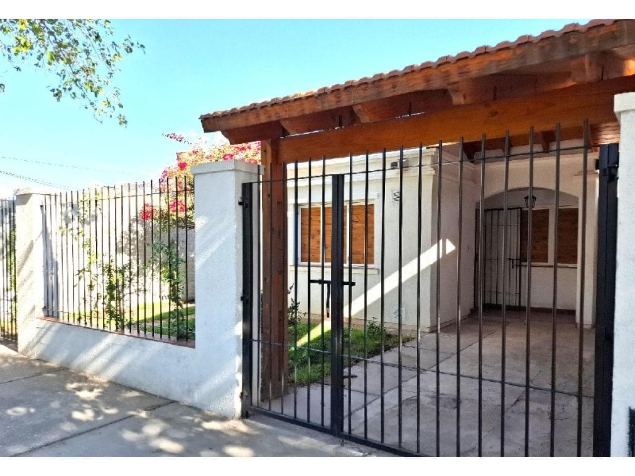 Corazón De Rivadavia - Propietario - Casa 3 Dormitorios - 2 Cocheras - Amplio Jardìn - Venta