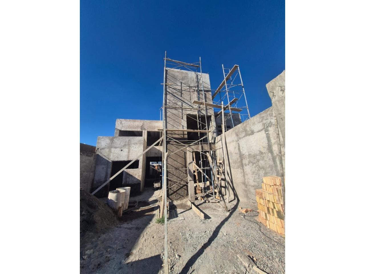 Venta - Casa 3 Dormitorios 2 Baños - Rivadavia  B° Jardines Del Oeste