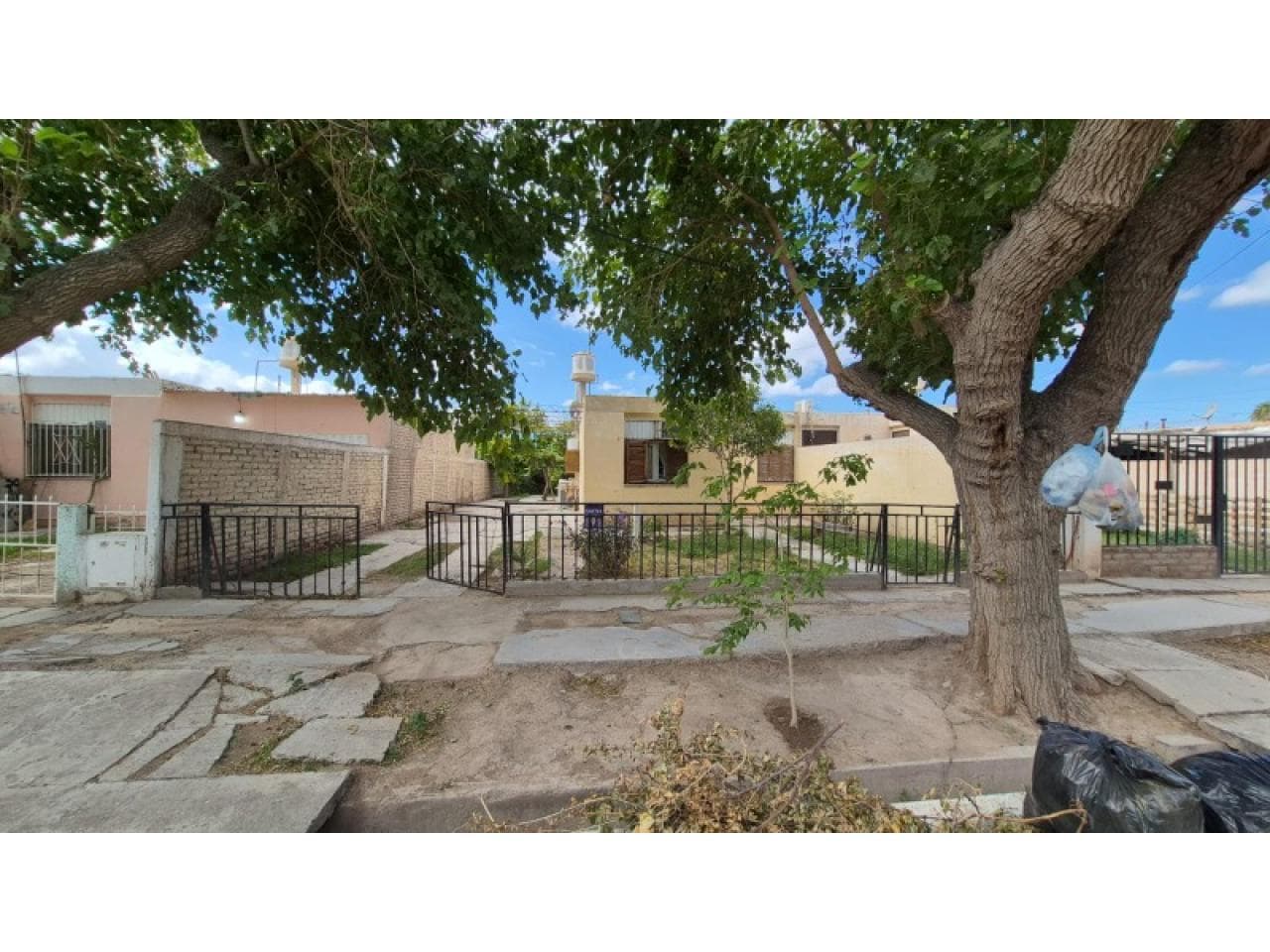 🏡 Venta. Casa, 3 Dormitorios.  B° Río Negro  Pocito