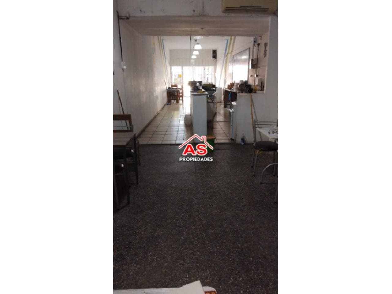 Alquilo Salon. La Mejor Zona Comercial De Pocito