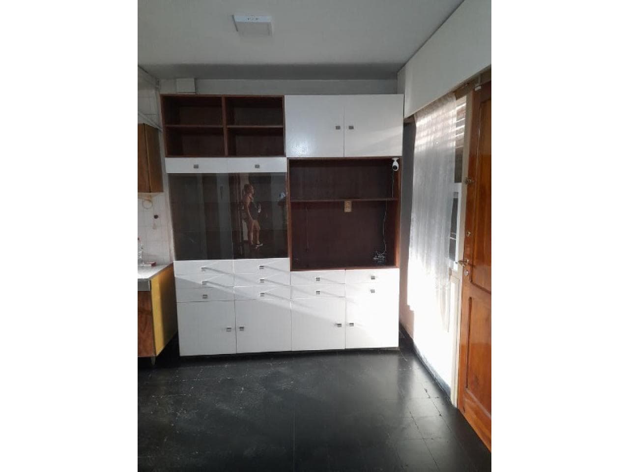 Bº Residencial Casa De 3 Dormitorios Y Mas De 5 Ambientes, Cochera Con Porton Automatizado