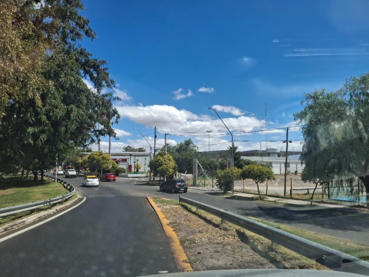 Oportunidad - Venta Terreno 800 M2 (+ Casa ) En Lateral Norte Circunvalacion - A Mts. De Av. Paula , Capital.-